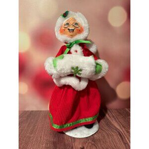 2011 Annalee Mrs. Claus – Festive Holiday Figure with Handwarmer‎